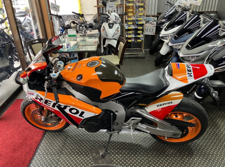 Мотоцикл Honda CBR1000RR с пробегом 27464 km