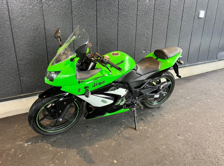 Мотоцикл Kawasaki NINJA250R с пробегом 52446 km