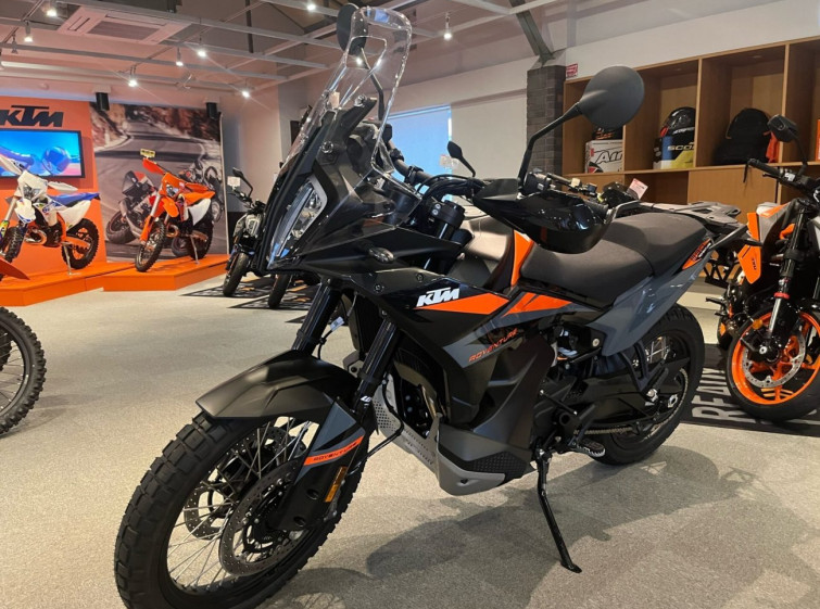 Мотоцикл KTM 890ADVENTURE