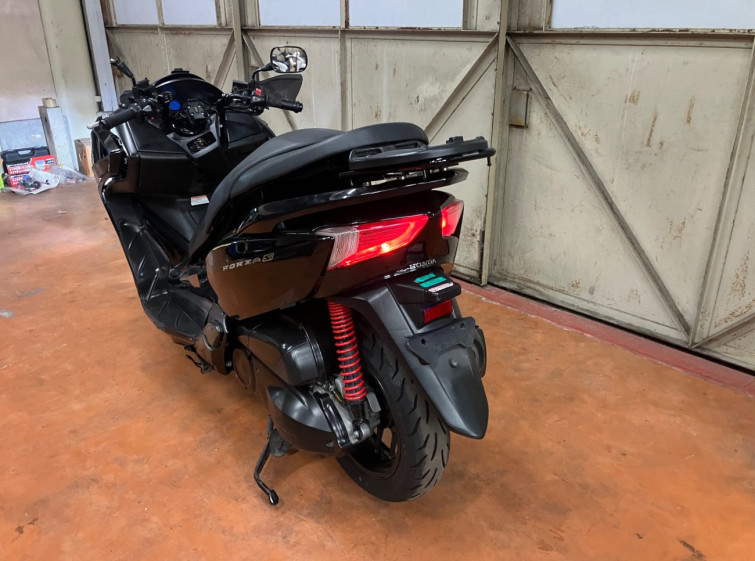 Мотоцикл Honda FORZA SI з пробігом 69936 km