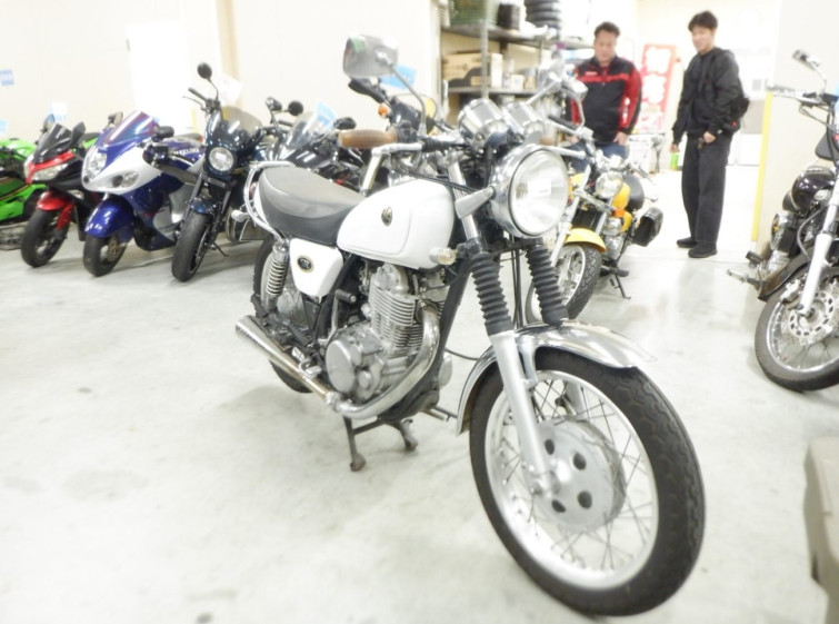 Мотоцикл Yamaha SR400 з пробігом 12099 km