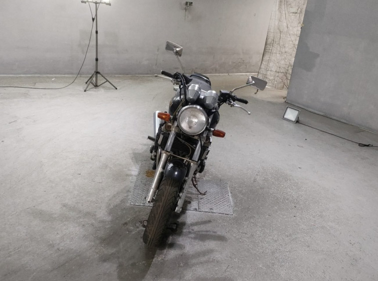 Мотоцикл Yamaha XJR1200 з пробігом 9635 km