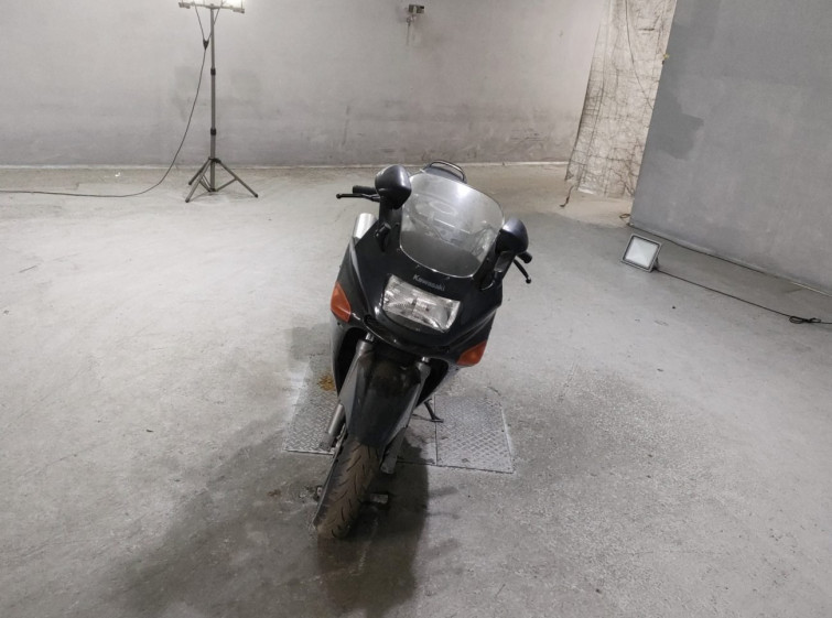 Мотоцикл Kawasaki ZZ-R400 з пробігом 9806 km