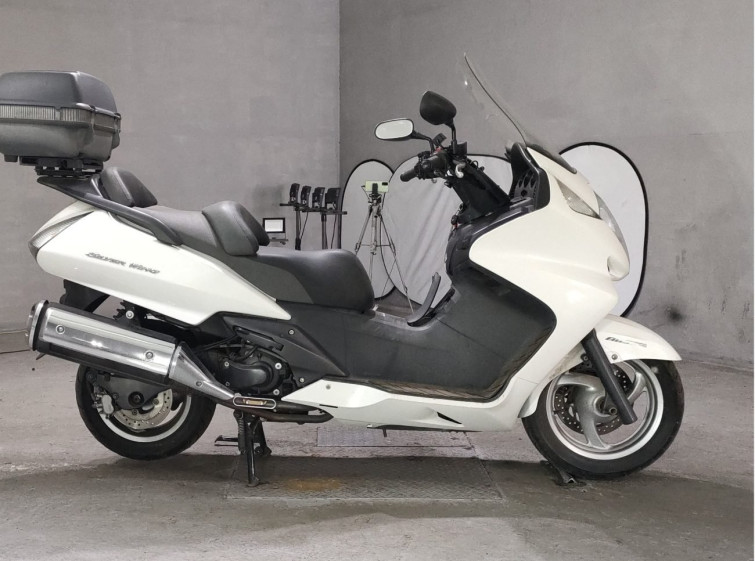 Мотоцикл Honda SILVERWING600 з пробігом 20000 km
