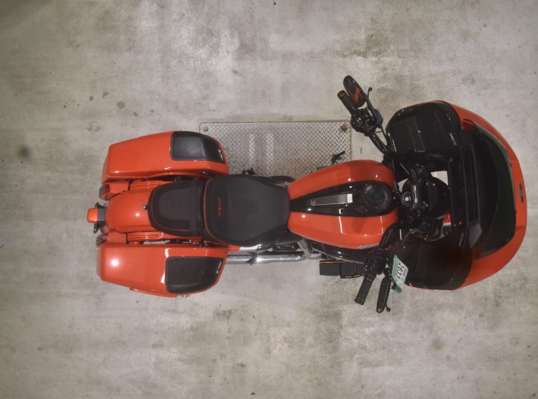 Мотоцикл HD FLTRXSE1980CVO з пробігом 152 km