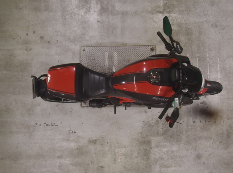 Мотоцикл Ducati DIAVEL с пробегом 7733 km