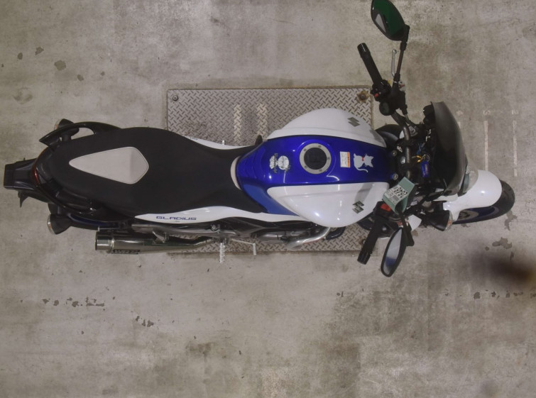 Мотоцикл Suzuki GLADIUS SFV400 с пробегом 42983 km