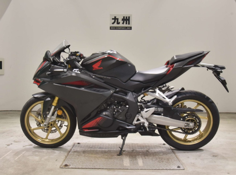 Мотоцикл Honda CBR250RRA з пробігом 9756 km