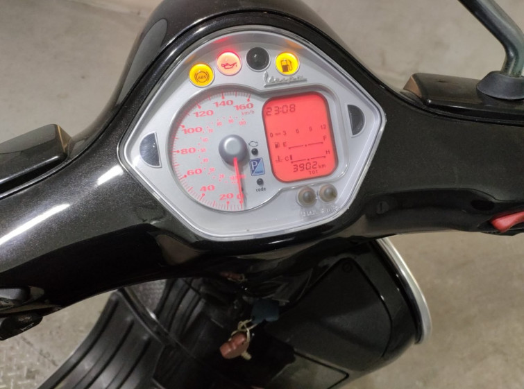 Мотоцикл Vespa GTS250IE з пробігом 3902 km