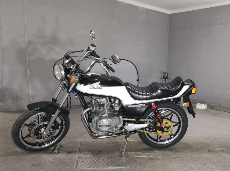 Мотоцикл Honda CB250N