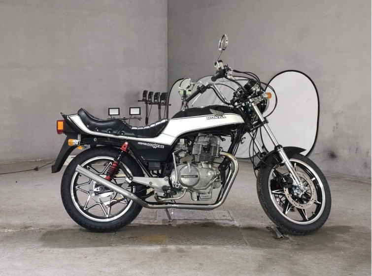 Мотоцикл Honda CB250N