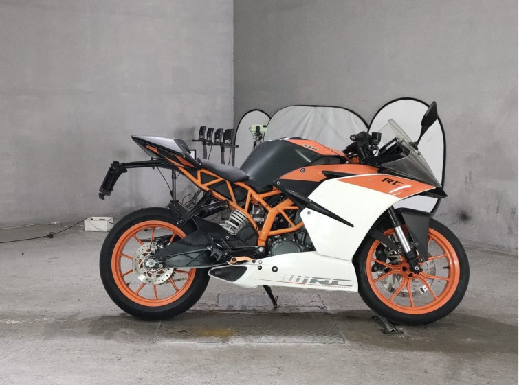Мотоцикл KTM RC 390 с пробегом 27285 km