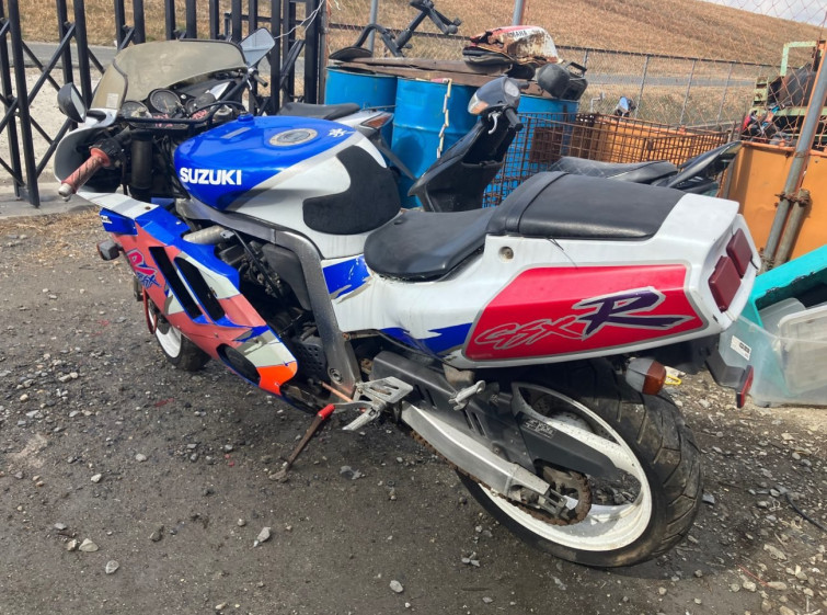 Мотоцикл Suzuki GSX-R400 з пробігом 18966 km