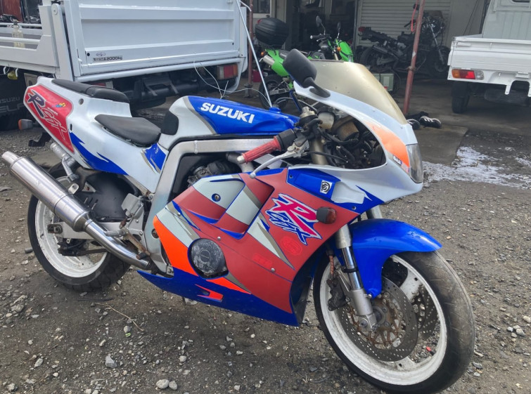 Мотоцикл Suzuki GSX-R400 з пробігом 18966 km