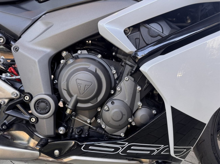 Мотоцикл Triumph daytona 660 с пробегом 323 km