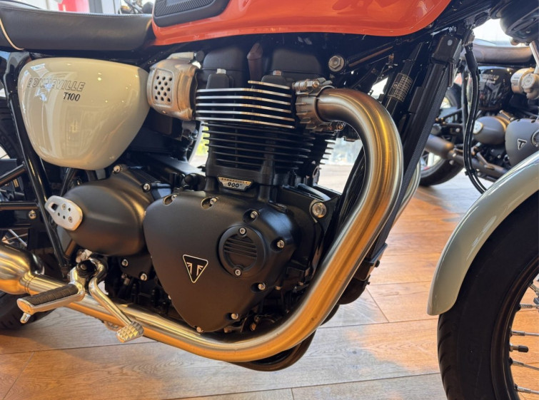 Мотоцикл Triumph BONNEVILLE T100 з пробігом 872 km