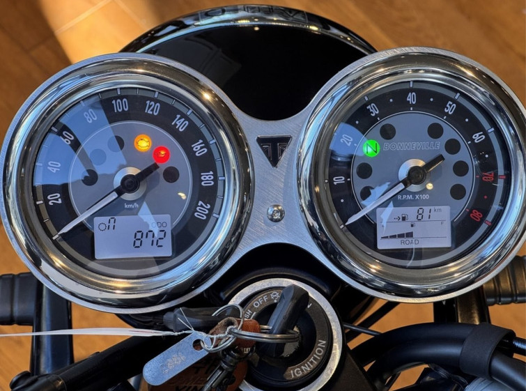 Мотоцикл Triumph BONNEVILLE T100 з пробігом 872 km