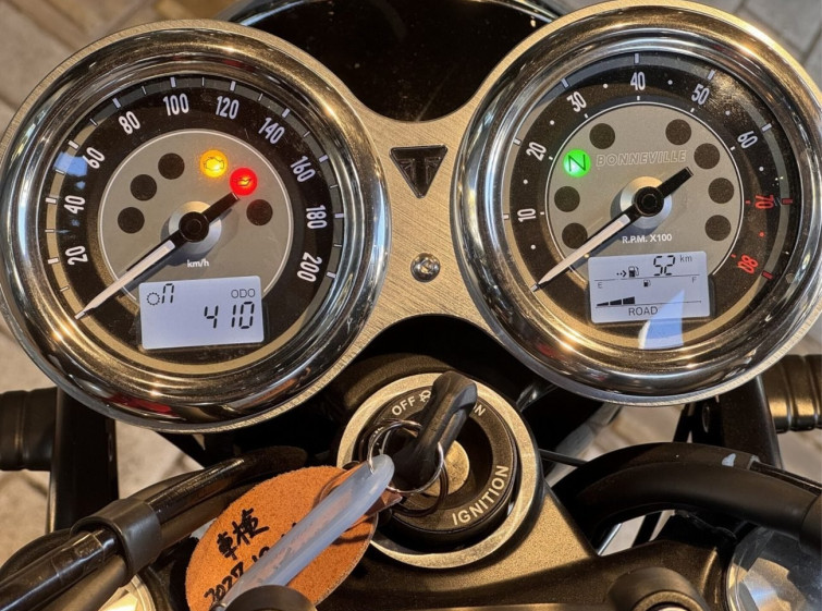 Мотоцикл Triumph BONNEVILLE T120 з пробігом 410 km