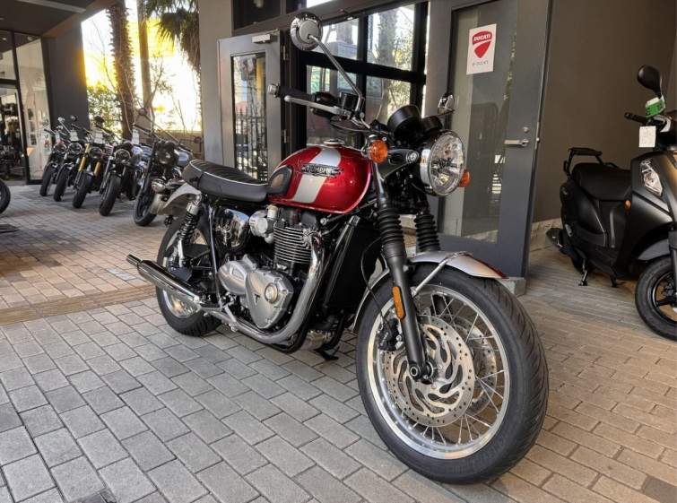 Мотоцикл Triumph BONNEVILLE T120 з пробігом 410 km