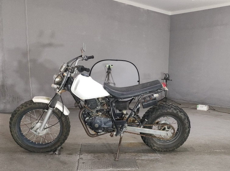 Мотоцикл Yamaha TW200 з пробігом 6423 km