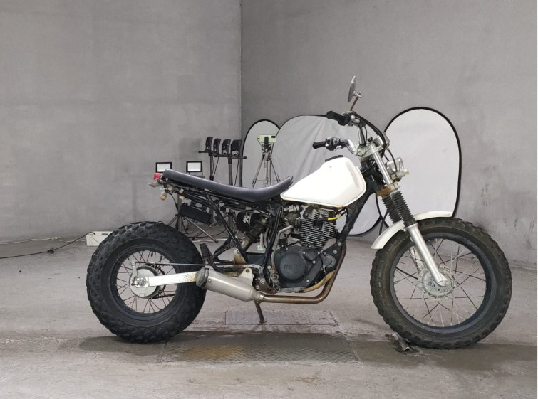 Мотоцикл Yamaha TW200 з пробігом 6423 km