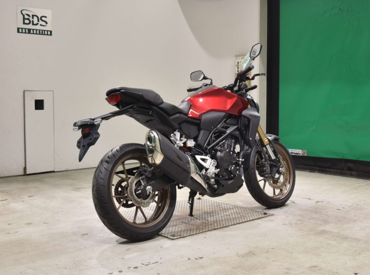 Мотоцикл Honda CB250RA з пробігом 984 km