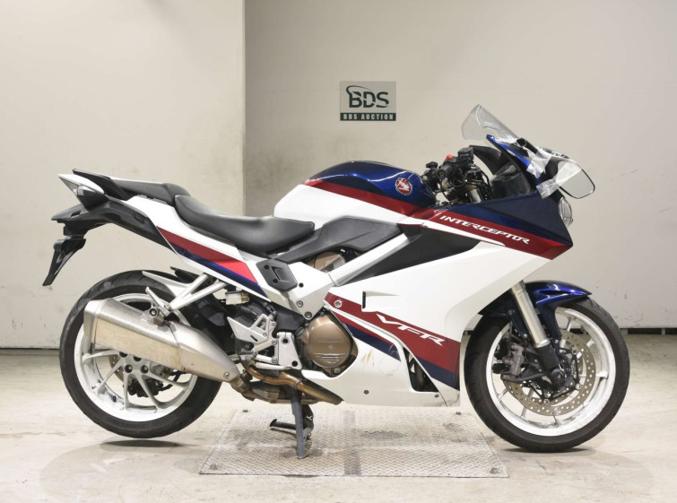Мотоцикл Honda VFR800F с пробегом 23868 km