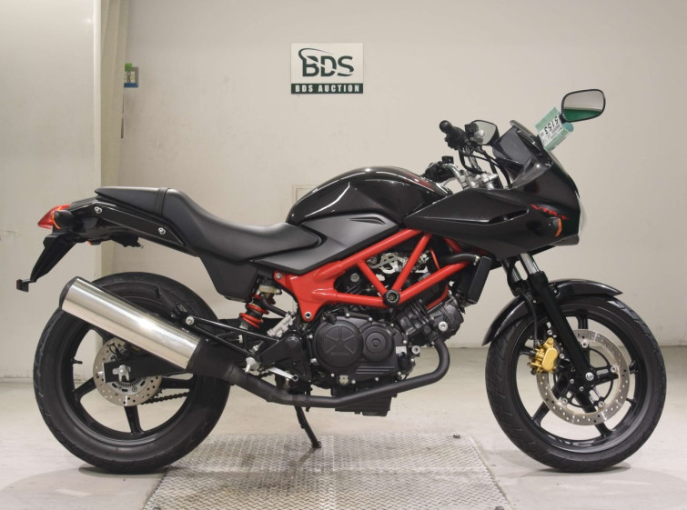 Мотоцикл Honda VTR250F з пробігом 4846 km