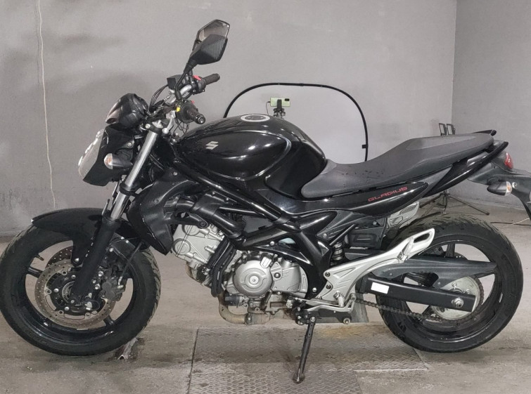 Мотоцикл Suzuki GLADIUS SFV400