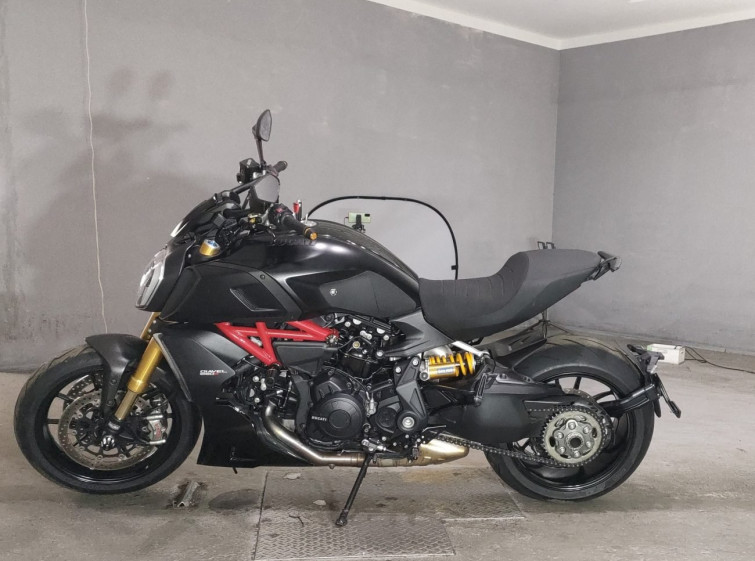 Мотоцикл Ducati DIAVEL 1260S з пробігом 16198 km