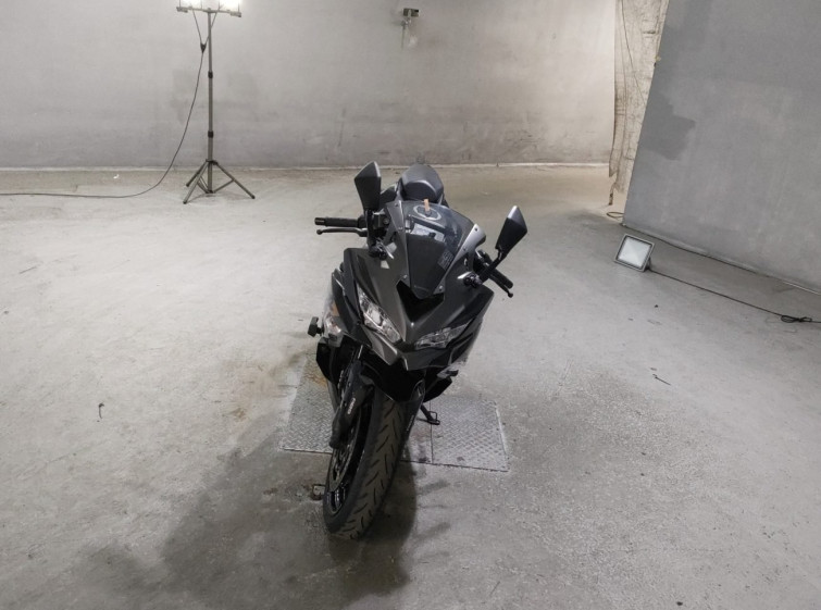 Мотоцикл Kawasaki NINJA ZX-25R KRT з пробігом 4569 km