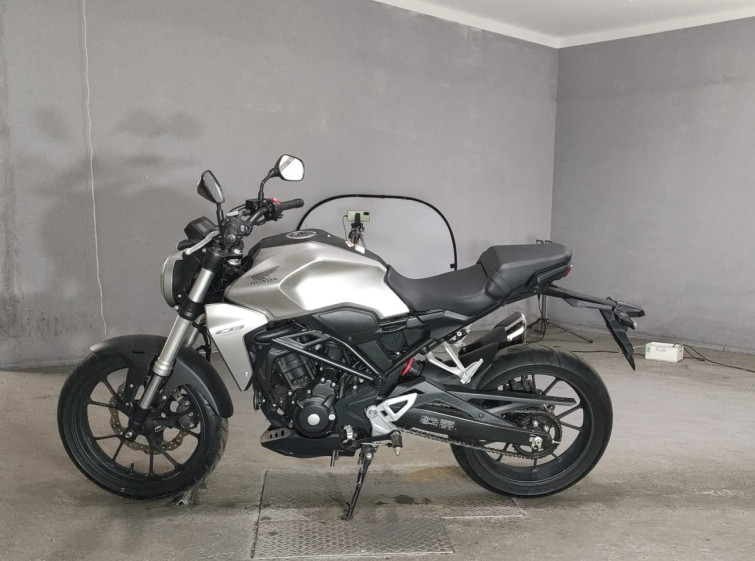 Мотоцикл Honda CB250R з пробігом 2727 km