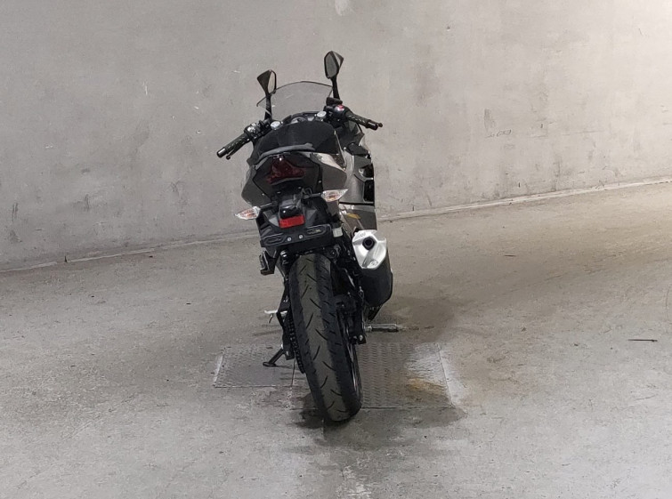 Мотоцикл Kawasaki NINJA400 с пробегом 5712 km