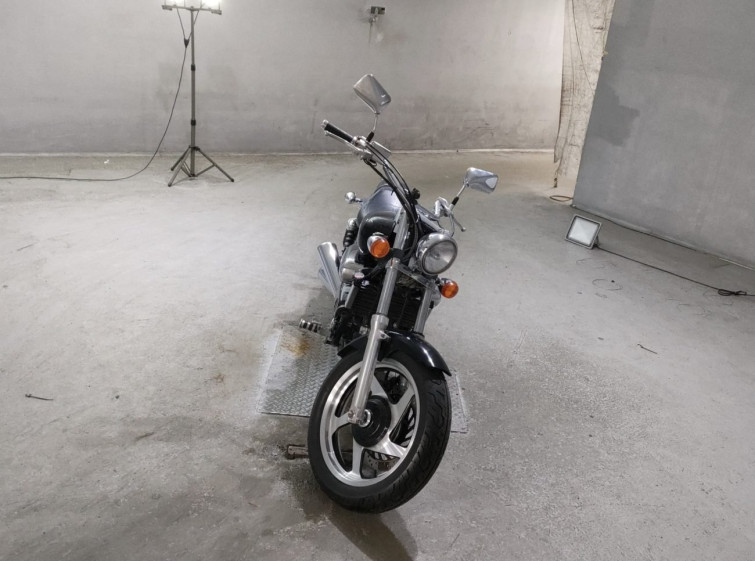 Мотоцикл Honda MAGNA250 з пробігом 5843 km