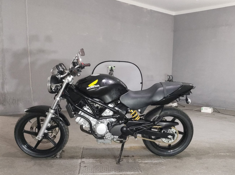 Мотоцикл Honda VTR250 з пробігом 10724 km