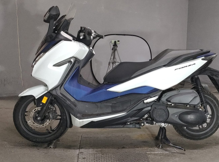 Мотоцикл Honda FORZA з пробігом 9847 km