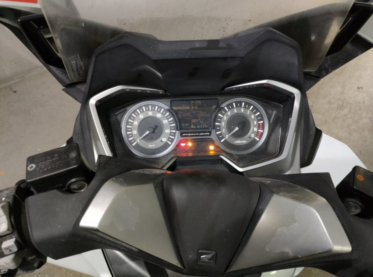 Мотоцикл Honda FORZA з пробігом 9847 km