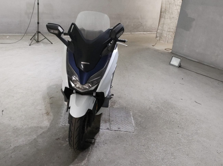 Мотоцикл Honda FORZA з пробігом 9847 km