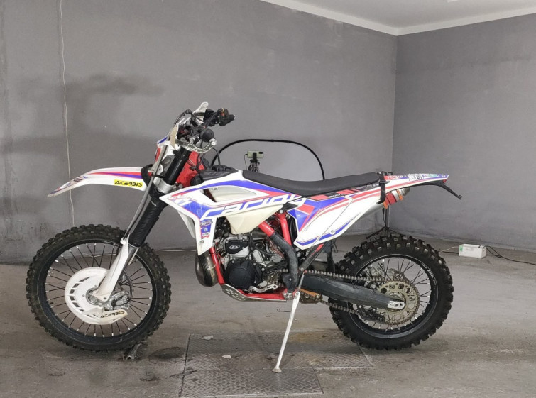 Мотоцикл Beta RR2T300