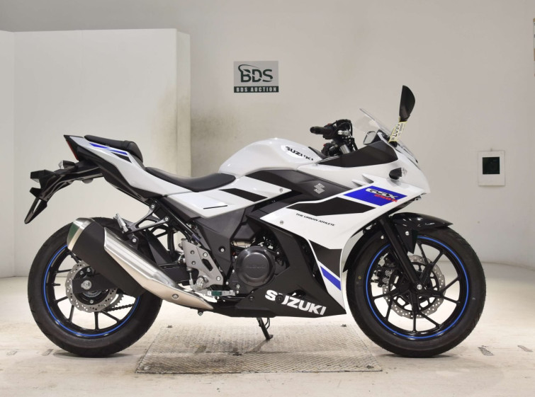 Мотоцикл Suzuki GSX250RA