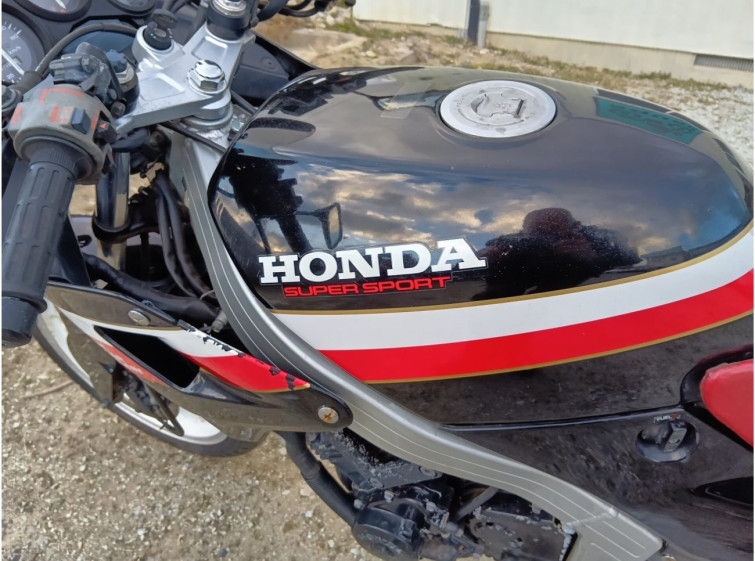Мотоцикл Honda CBR250F с пробегом 5806 km