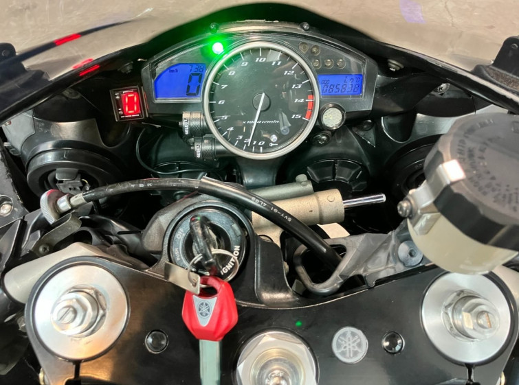 Мотоцикл Yamaha YZF-R1 с пробегом 85838 km