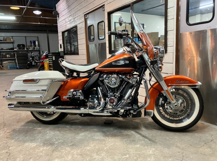 Мотоцикл HD FLHFB з пробігом 2163 km