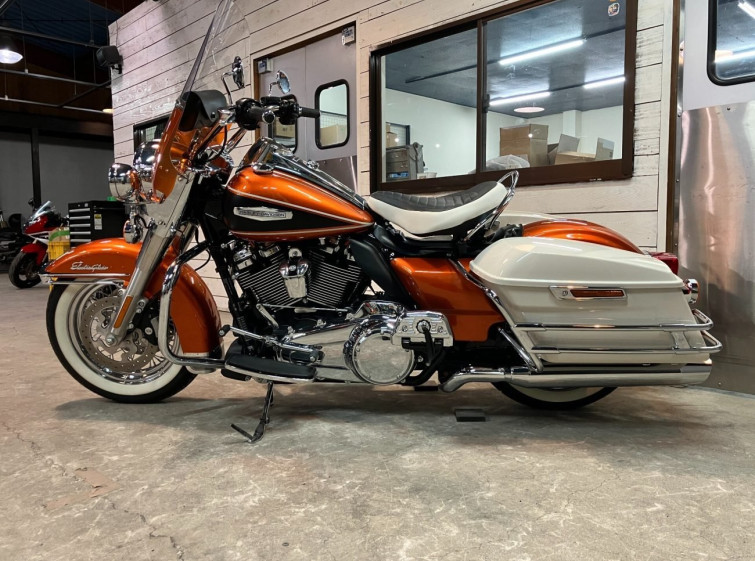 Мотоцикл HD FLHFB з пробігом 2163 km