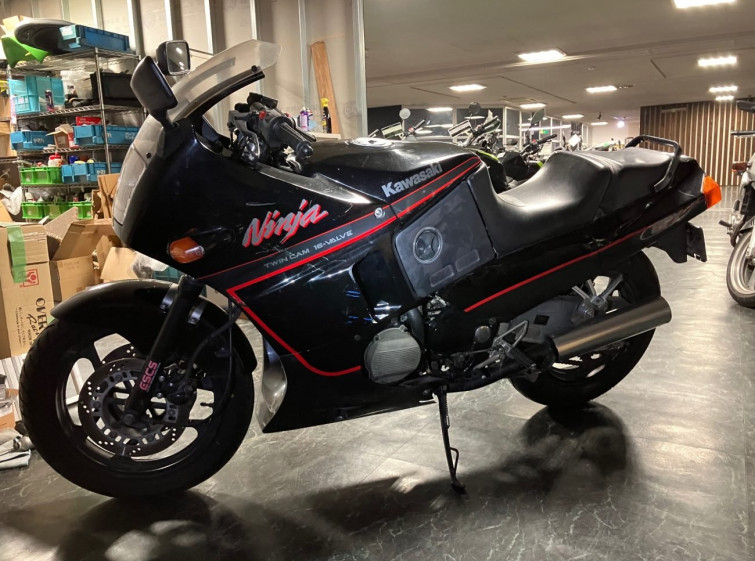 Мотоцикл Kawasaki GPX400R з пробігом 19382 km