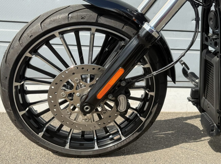 Мотоцикл HD BREAKOUT FXBR1750 з пробігом 8035 km