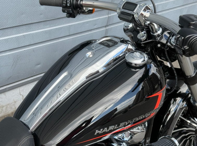Мотоцикл HD BREAKOUT FXBR1750 з пробігом 8035 km