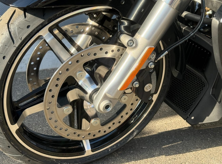 Мотоцикл HD ﾊｰﾚｰFLHXU з пробігом 2 km