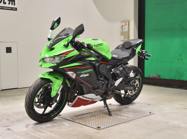 Мотоцикл Kawasaki NINJA ZX-25R з пробігом 1273 km