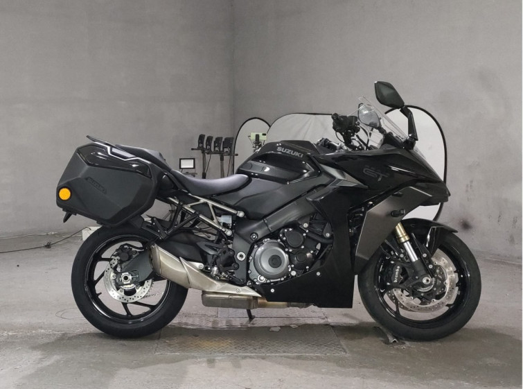Мотоцикл Suzuki gsx-s1000 gt з пробігом 13813 km